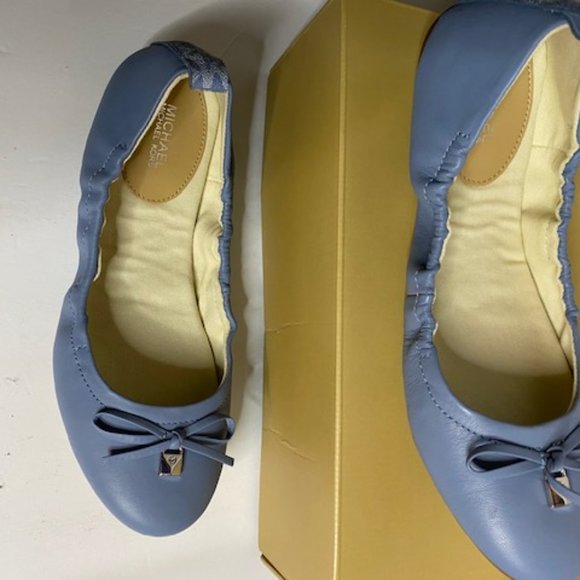 Michael Kors Light Blue Juliette Logo Lock Ballet Flats New Size 7 (NEW) - Picture 3 of 7